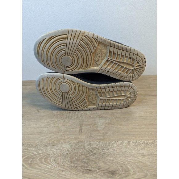 Jordan Fadeaway Black/White/Gold Boy's Basketball Sneakers Size 7  AO1331-017 - Picture 8 of 9